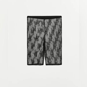 ZARA LACE BIKE SHORTS M